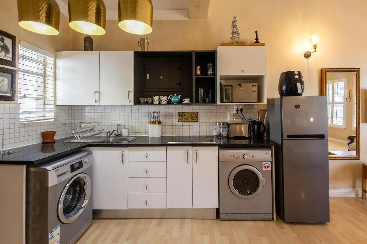Romantic Studio - Fully Equipped, City Views Le Cap