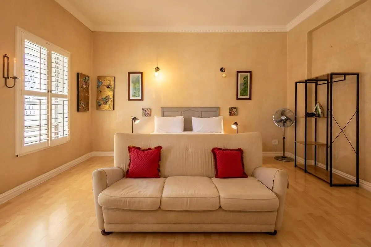 Romantic Studio - Fully Equipped, City Views Le Cap