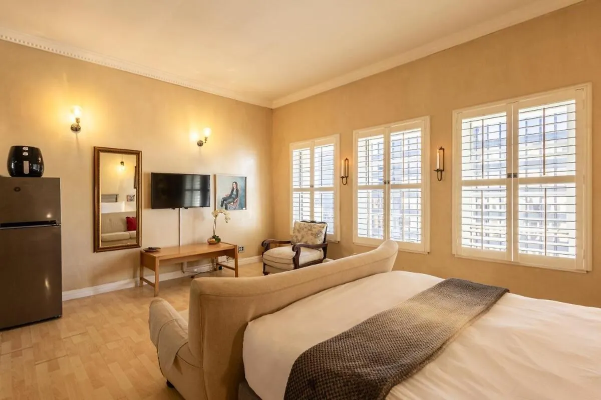 Romantic Studio - Fully Equipped, City Views Le Cap